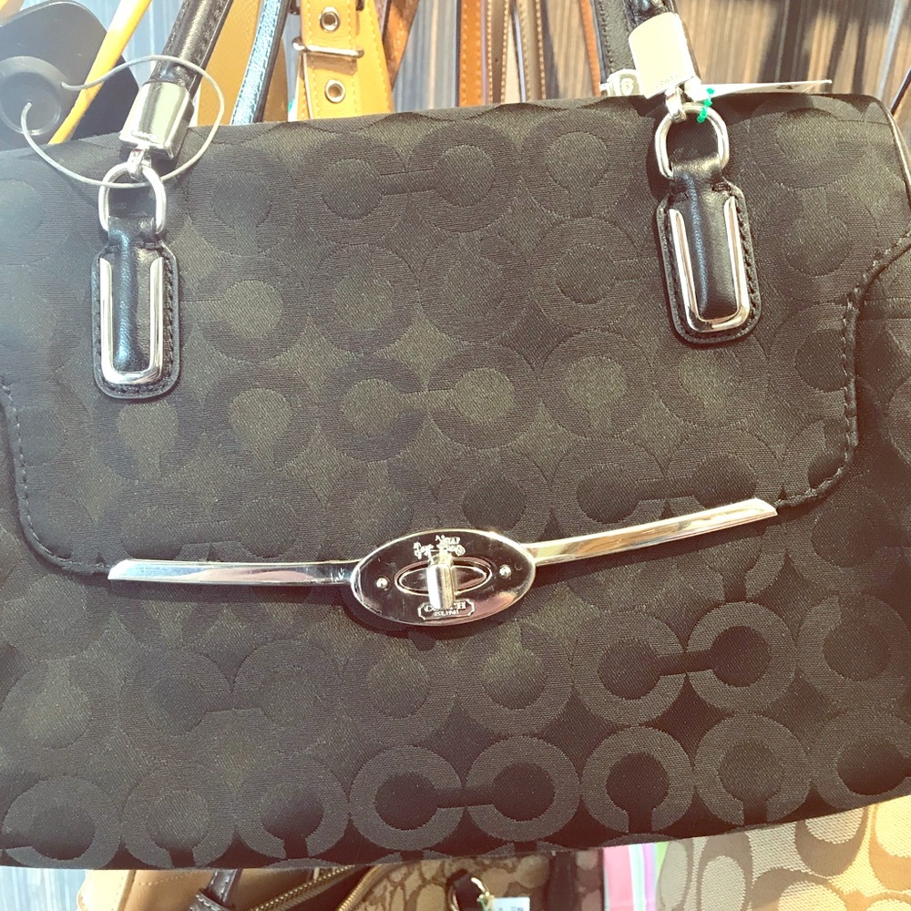 Like new vintage beautiful coach purse